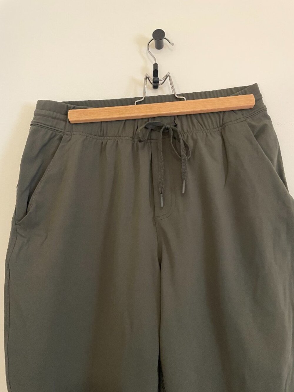 Aritzia The Constant Drawstring Pants – Olive Green – Size M